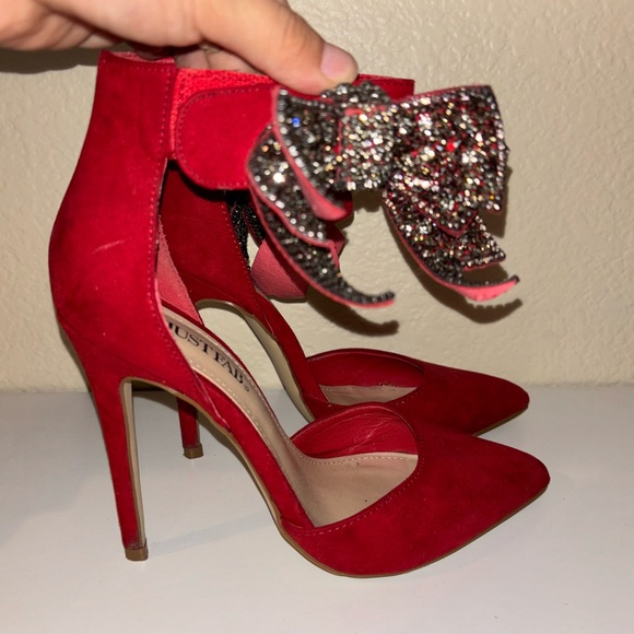 JUSTFAB “Lucy Bow Courts” red heels - Picture 2 of 4